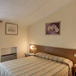阿尔伯格佛莱丝特里亚酒店 3* 贝托勒